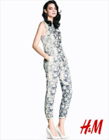 Джессика Стэм в рекламе H&amp;M 
