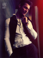 Дэвид Ганди в журнале Man