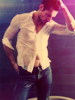 Дэвид Ганди в журнале Man