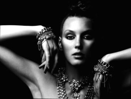 Вероник Гилкенс в сингапурском Style