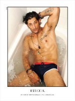 Терри Ричардсон снял Тони Уорда для рекламы Sergio K 