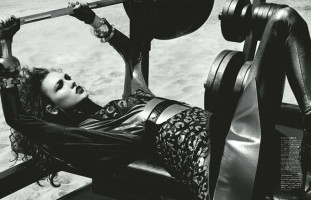 Спортивная фотосессия Карли Клосс