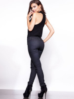 Эмили Ратажковски рекламирует Frederick’s of Hollywood