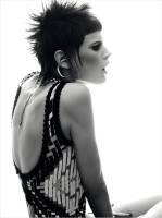 Саския де Брау в образе андрогина