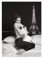 Кот Карла Лагерфельда снялся вместе с Летицией Кастой