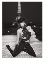 Кот Карла Лагерфельда снялся вместе с Летицией Кастой