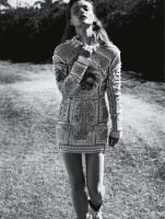 Белла Хиткот в австралийском Vogue