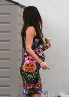 Меган Фокс показала животик