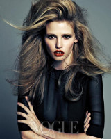  Лара Стоун специально для корейского Vogue