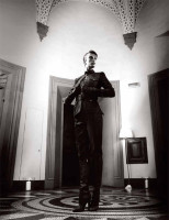 Элеттра Вьедманн в китайском глянце