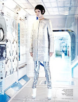 Грэйс Гуоджи в футуристической фотосессии