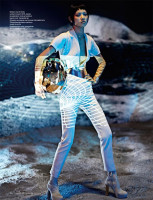 Грэйс Гуоджи в футуристической фотосессии