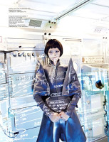 Грэйс Гуоджи в футуристической фотосессии