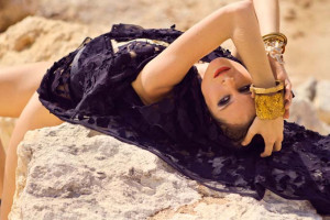 Знойная фотосессия Катерины Вальцак