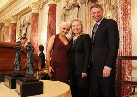 Кристина Агилера получила награду за благотворительность