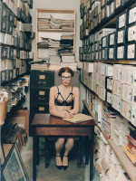 Модели стали библиотекаршами