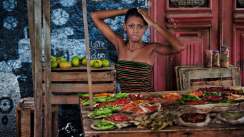 Представлен знаменитый календарь Pirelli на 2013 год