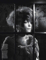 Джессика Стэм в журнале W