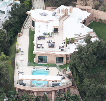 Рианна купила дом за 12 миллионов долларов