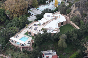 Рианна купила дом за 12 миллионов долларов