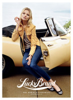 Дэвид Ганди и Магдалена Фраковяк в рекламе Lucky Brand