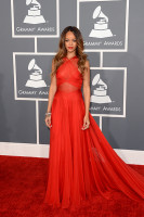 Рианна в Azzedine Alaia