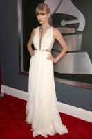 Тэйлор Свифт в J. Mendel