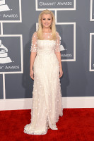 Мика Ньютон