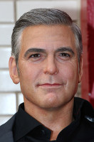 Восковый Джордж Клуни стал подарком на День всех влюбленных