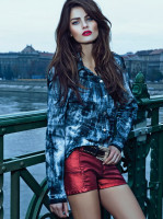 Для Изабели Фонтана наступила осень