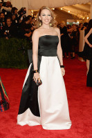 Кайли Миноуг в Moschino