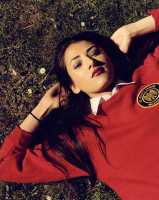 Кора Корр в съемке для журнала Love