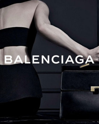 Фото 31683 к новости Кристен МакМенами для Balenciaga