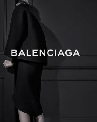 Фото 31687 к новости Кристен МакМенами для Balenciaga