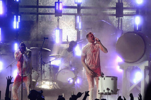 Выступление Imagine Dragons