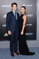 Майлз Теллер с девушкой