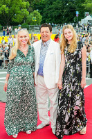 Иосиф Кобзон с женой и внучкой