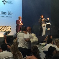 Элтон Джон и Леонардо ДиКаприо 