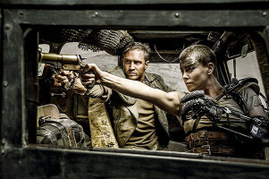 Кадр из фильма «Безумный Макс: Дорога ярости»