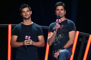 Тейлор Лотнер и Джон Стеймос