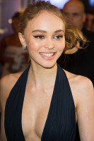 Лили-Роуз Депп