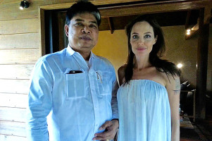 Аджарн Ну Кэнпай и Анджелина Джоли