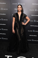 Камилла Алвес