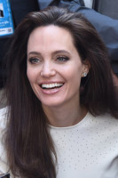 Анджелина Джоли