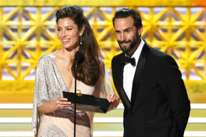 Джессика Бил и Джозеф Файнс