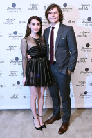 Эмма Робертс и Эван Питерс