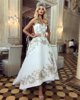 Полина Попова