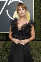 Лили Джеймс