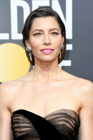 Джессика Бил 