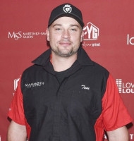 Том Уэллинг